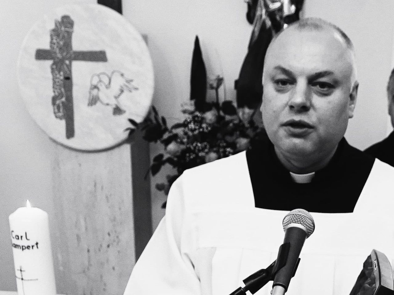 Ks. Dymer nie żyje. W sieci pojawił się nekrolog. "Plucie ofiarom w twarz"