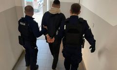 Wnuk miał znęcać się nad 79-letnią babcią. Szokujące kulisy sprawy