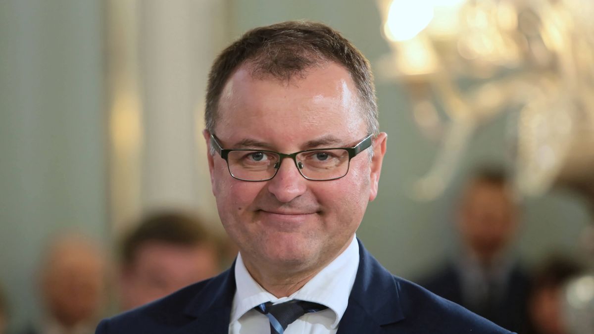 Poseł PiS, Arkadiusz Czartoryski, sprzedaje dom. Ogłoszenie o sprzedaży mocno różni się od oświadczenia majątkowego posła.