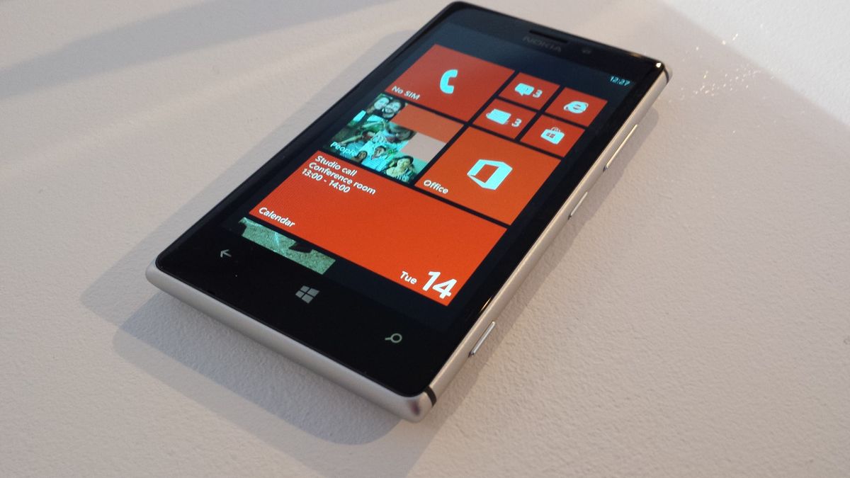 Nokia Lumia 925 oficjalnie zaprezentowana, czyli jak sprzedać drugi raz to samo 1