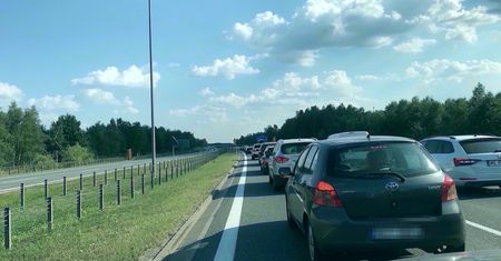 Korki na A1 przed bramkami. System elektroniczny miał zmienić sytuację. Jest tylko jeden problem