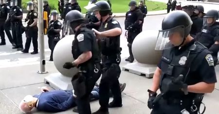 Szokujące nagranie. 57 policjantów zrezygnowało z pracy