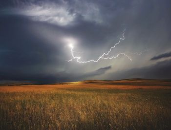Pochmurno, deszczowo i burzowo – prognoza pogody na nadchodzący tydzień