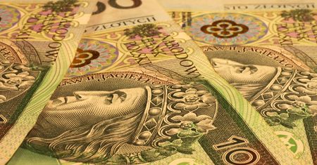 Średnia pensja to już 6 tys. zł? Ekspertka wyjaśnia