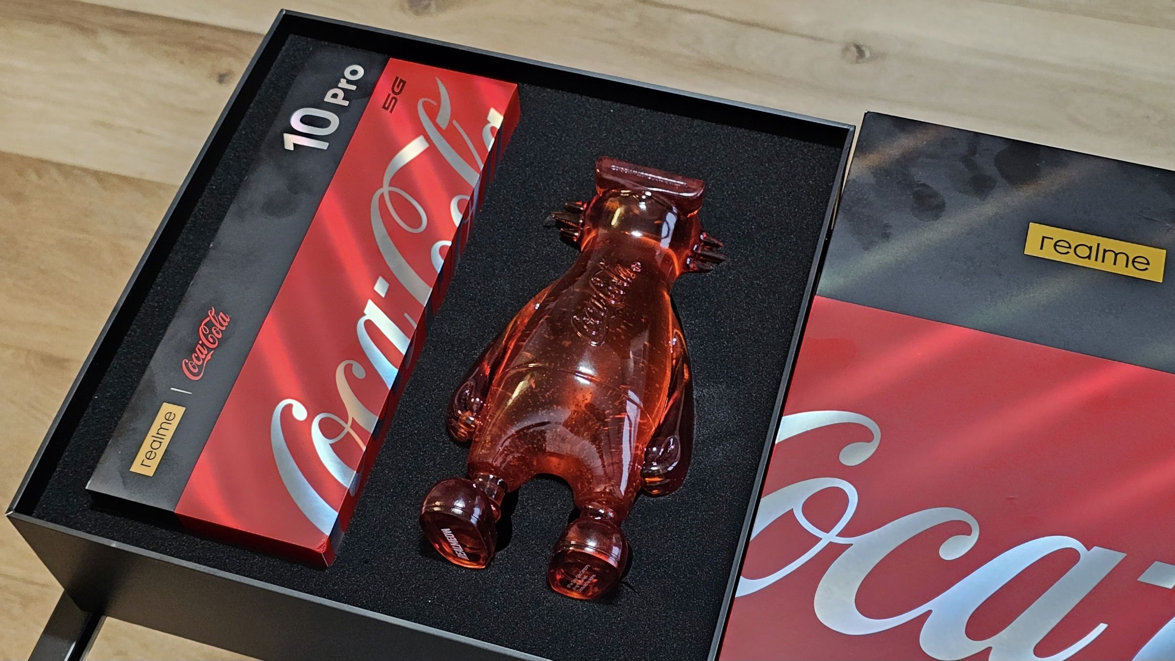 realme 10 Pro 5G Coca-Cola Edition