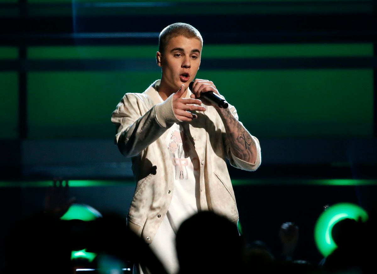 American Music Awards 2016 – Justin Bieber i Drake bohaterami gali! Kto jeszcze wygrał?