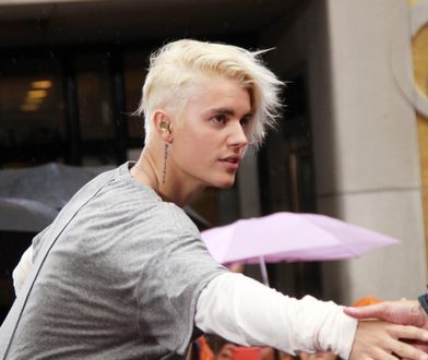 Justin Bieber pobił fana!