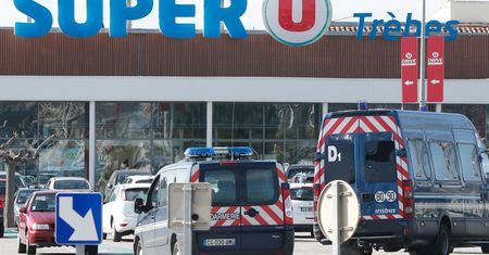 Zamach w Trebes we Francji. Policja znalazła trzy ładunki wybuchowe