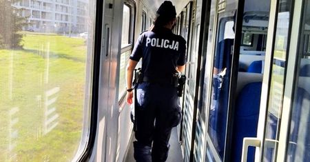 Dziecko pociągiem wybrało się na drugi koniec Polski. Akcja policji