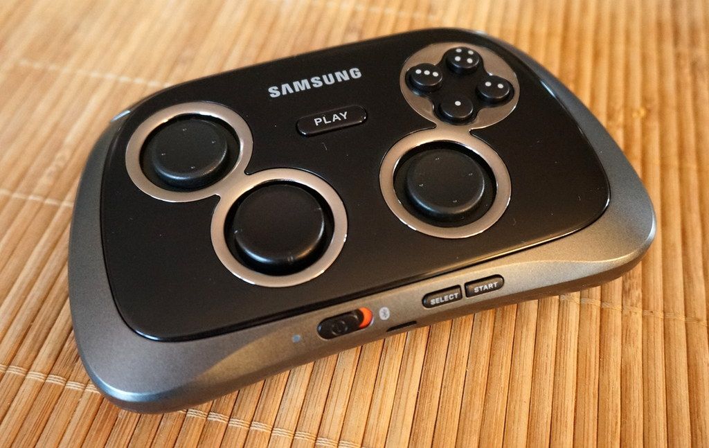 Samsung Gamepad w naszych rękach. Granie na telefonie wreszcie jest fajne. Tylko gier mało... 2