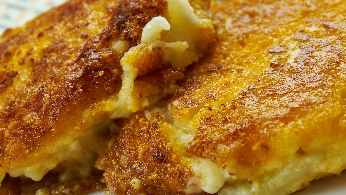 Kotlety schabowe w panierce ziemniaczanek smakują wybornie