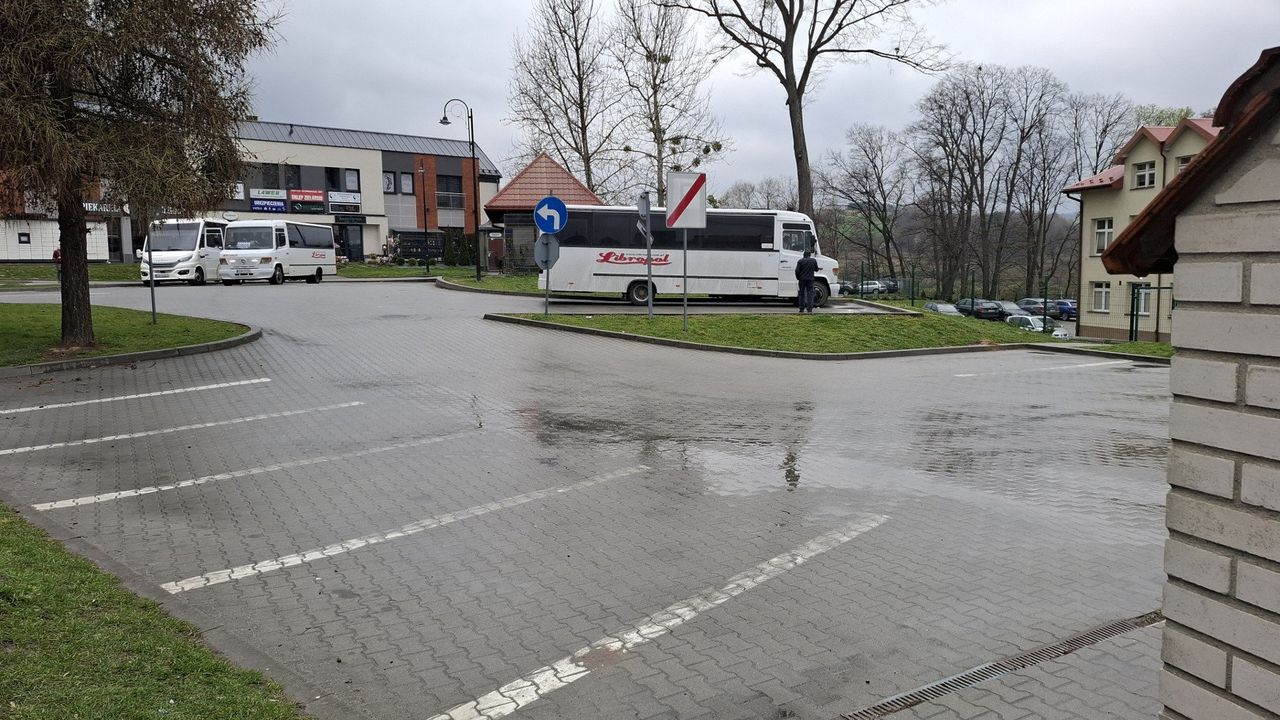 Ponad cztery miliony złotych trafiło do gminy Bobowa. W planach duży parking i stacja ładowania