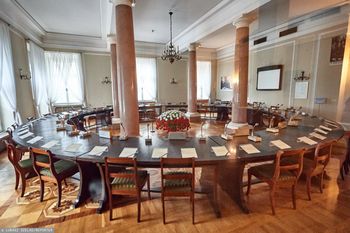 Nawrocki zdecydował. Okrągły Stół znika z Pałacu Prezydenckiego