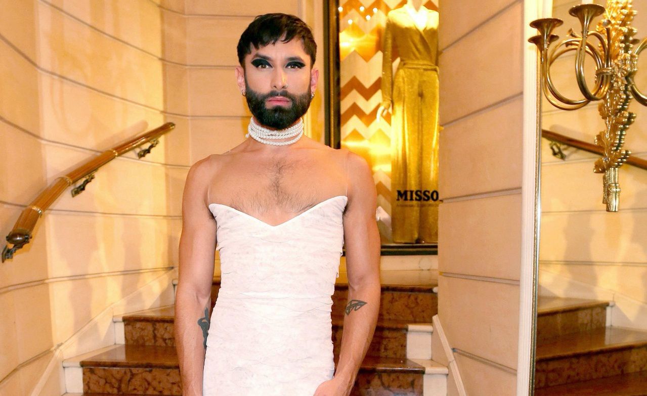 Conchita Wurst przeszła metamorfozę. Nowy kolor włosów szokuje!