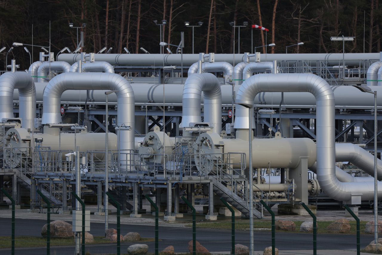 Gazowciąg Nord Stream 2 został ukończony pod koniec 2021 roku - wciąż jednak nie jest czynny. To blisko 1,2 tys. kilometrów gazociągu  