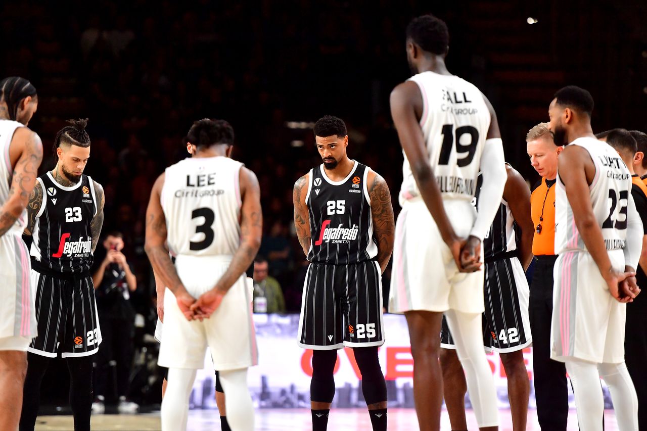 BOLOGNA, ITALY - JANUARY 18:  Minute of silence in memory of former player and coach Dejan Milojevic before the Turkish Airlines EuroLeague Regular Season Round 22 match between Virtus Segafredo Bologna and LDLC Asvel Villeurbanne at Virtus Segafredo Arena on January 18, 2024 in Bologna, Italy. (Photo by Luca Sgamellotti/Euroleague Basketball via Getty Images)