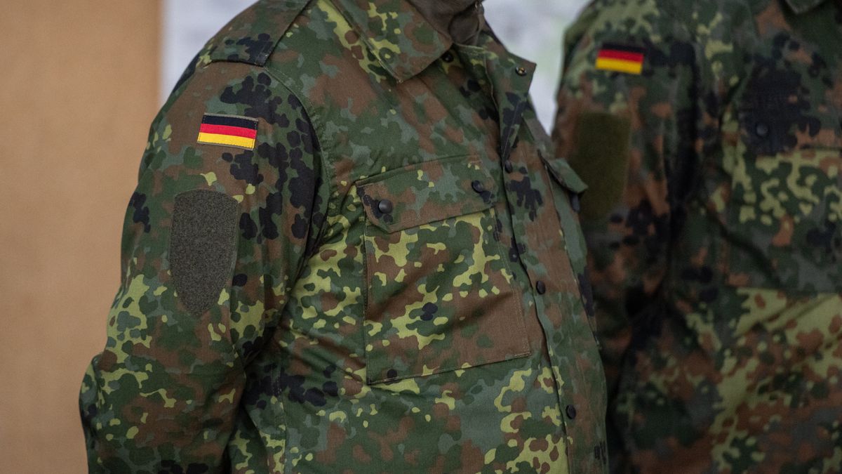 Pistorius Visits Homeland Security Regiment
MUENSTER, GERMANY - NOVEMBER 10: A German Flag is seen on members of the Bundeswehr's 2nd Homeland Security Regiment on November 10, 2025 in Muenster, Germany. Homeland Security units, in German called Heimatschutz, are volunteer units tasked with domestic duties like manning checkpoints and guarding critical infrastructure during times of war. (Photo by Hesham Elsherif/Getty Images)
Hesham Elsherif