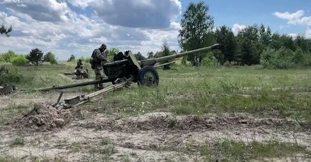 Polska broń dla Ukrainy. Setki pojazdów i tajemnicze armaty 85 mm