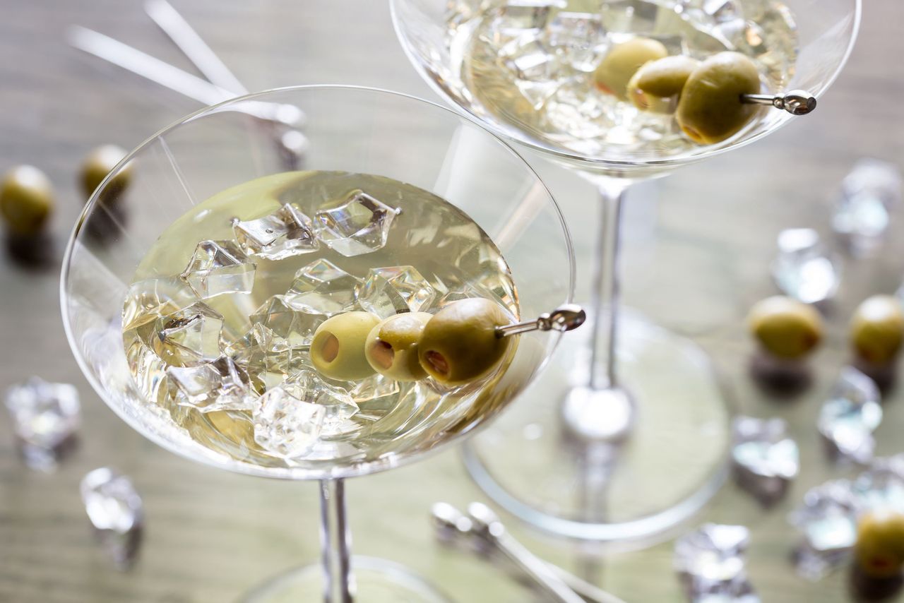 Drinki z martini. Jakie są najpopularniejsze wersje znanego koktajlu?