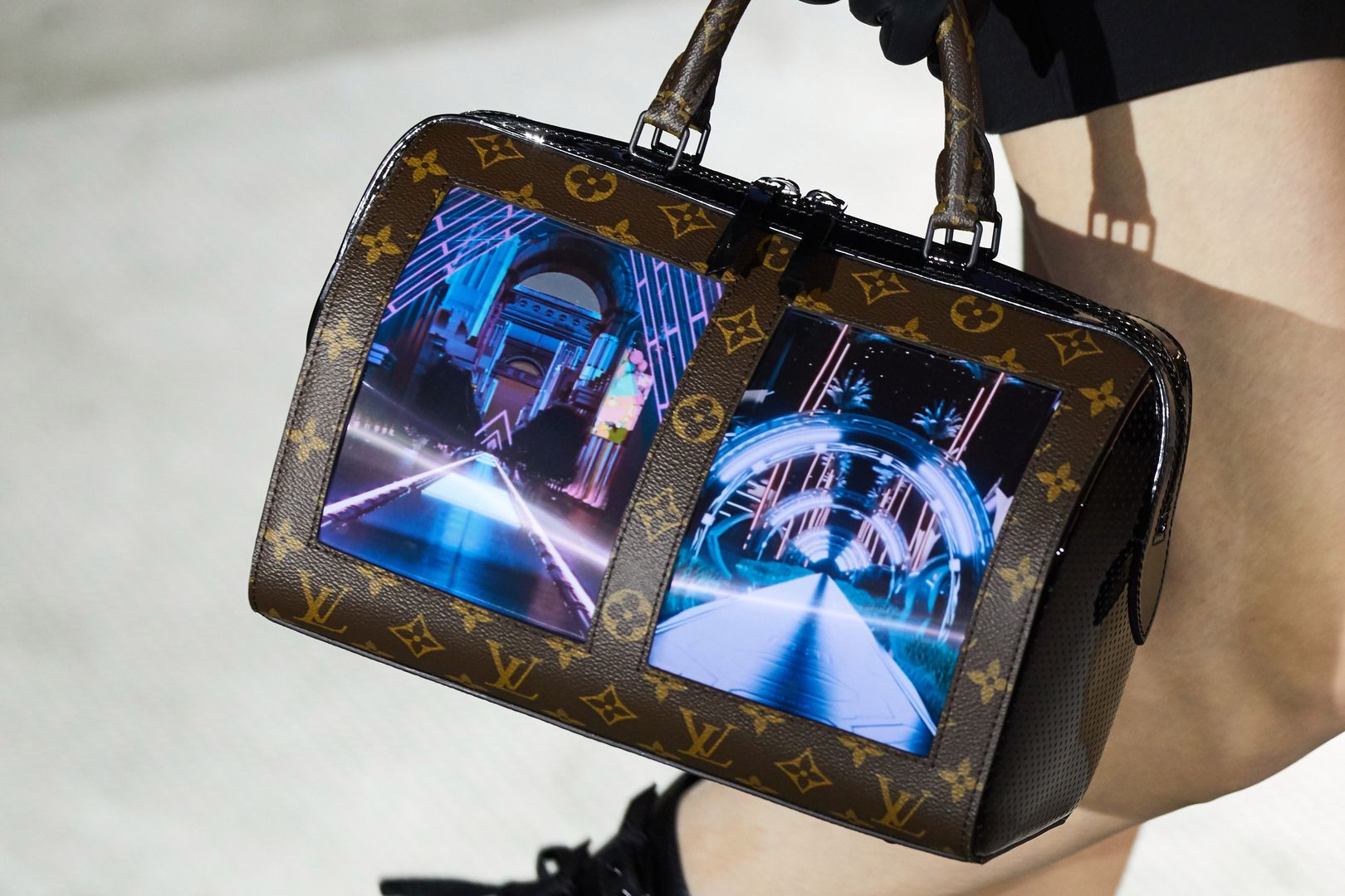 Torebka Louis Vuitton z elastycznymi ekranami AMOLED