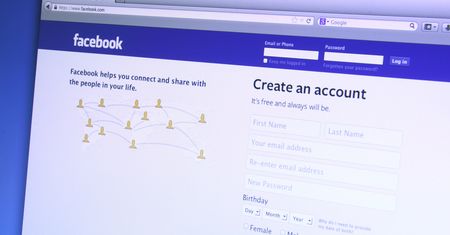 Ośmiu gwałcicieli skazanych. 13-letnia ofiara wyśledziła ich na Facebooku