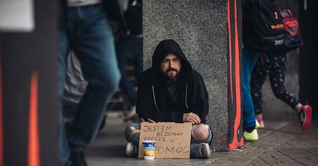 Nierówności dochodowe maleją. Polska liderem wyrównywania w Europie