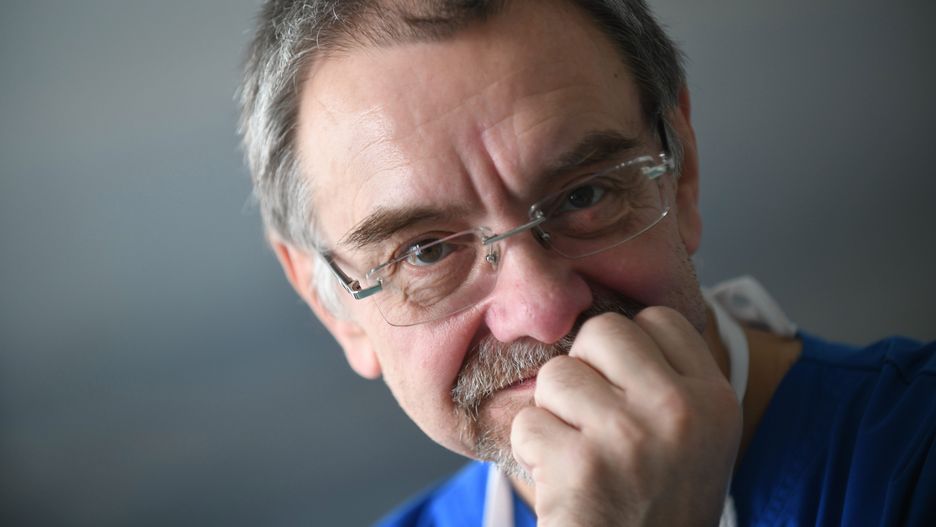 Romuald Dębski to ordynator oddziału ginekologiczno-położniczego w Szpitalu Bielańskim w Warszawie