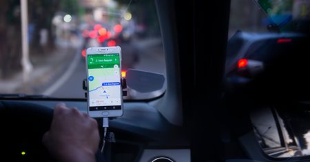Android Auto: nowy interfejs z ciemnym motywem dostępny u pierwszych użytkowników