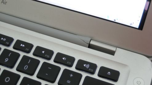 Apple będzie naprawiać popsute zawiasy w MacBookach Air 1