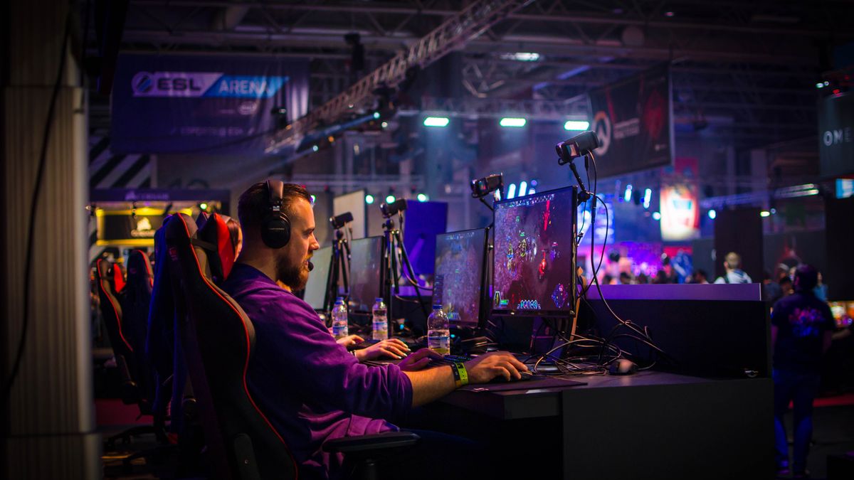 HyperX przedstawia nowy mikrofon dla streamerów i komentatorów