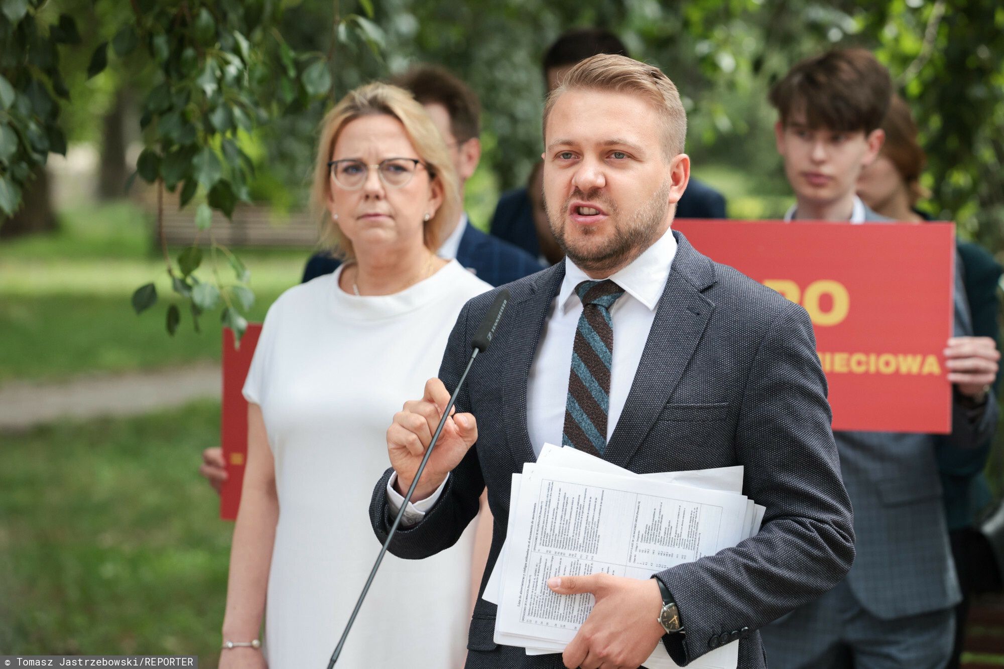 Polska skar?y Niemcy do TSUE ws. eksportu odpad�w26.07.2023 Warszawa Konferencja dot. skargi do TSUE na Niemcy ws. nielegalnych odpadow, Fot Tomasz Jastrzebowski/REPORTER
n/z: , Anna Moskwa, Jacek Ozdoba, Oskar Szafranowicz, , ,Tomasz Jastrzebowski/REPORTER