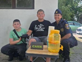 Fabian sprzedawał lemoniadę. Nietypowa kara. Dotarliśmy do strażników