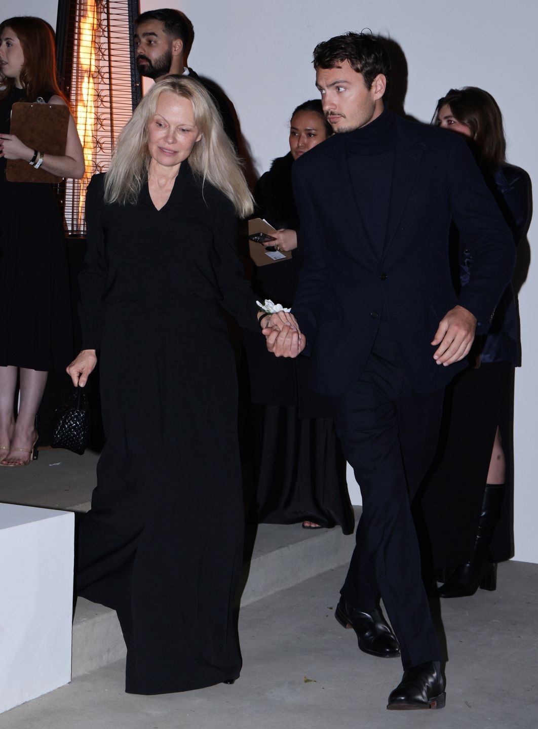 Pamela Anderson maszeruje na imprezę w towarzystwie syna