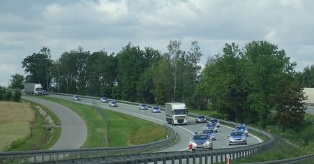 Tragedia. Pojazd ciężarowy potrącił pieszego. Mężczyzna zmarł