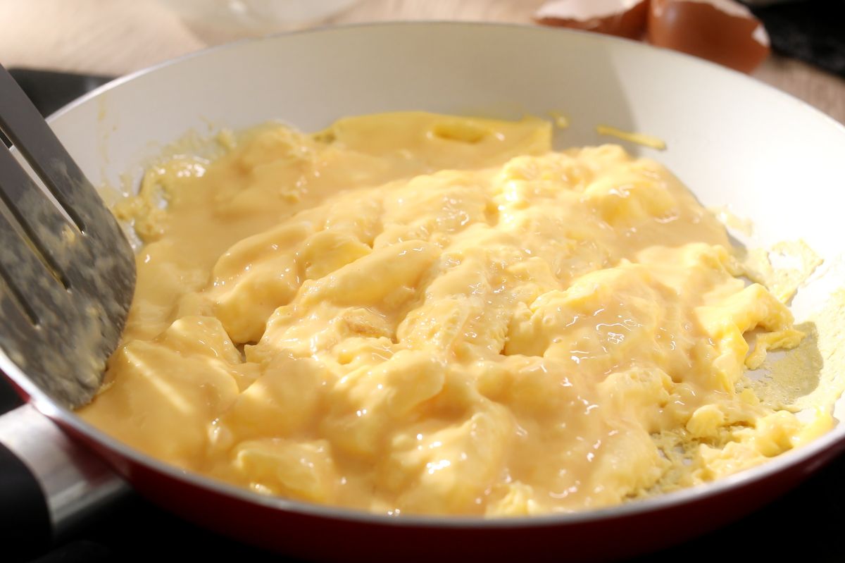 The secret ingredient for fluffy scrambled eggs revealed