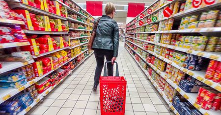 W tych miastach za jedzenie płacimy najwięcej. Wyniki raportu zaskakują