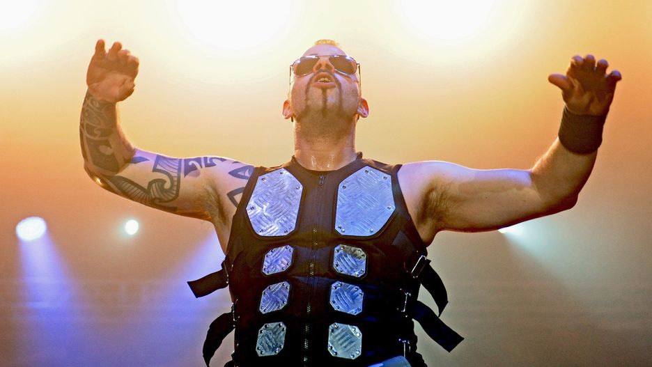 Sabaton to podniosła muzyka i podniosłe gesty