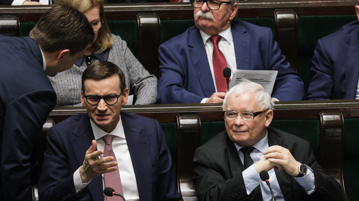 Warszawa 28.04.2022. 53. Posiedzenie Sejmu IX kadencji. N/z Mateusz Morawiecki, Jaroslaw Kaczynski.