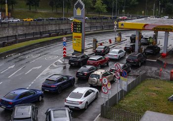 Rosji zaczyna brakować paliwa? "Paramilitarne bojówki Kozaków"