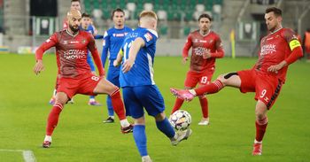 Zagłębie Sosnowiec robi rewolucję. Siedmiu zawodników opuszcza zespół, w tym Kamil Biliński i Joel Valencia