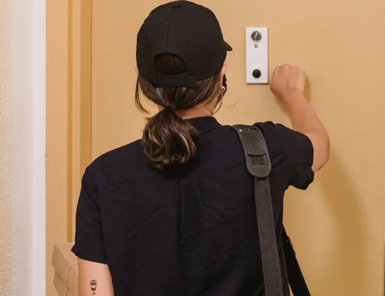 Weszła do mieszkania i kazała 81-latce odkręcić wodę. Seniorka straciła majątek