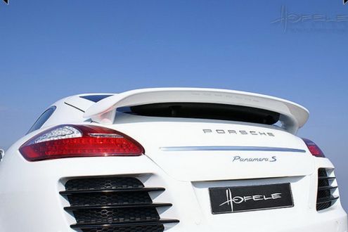 Porsche Panamera i drobny akcent z Audi R8