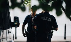 Napastnik wpadł do szkoły. Pracownicy zablokowali drzwi i okna