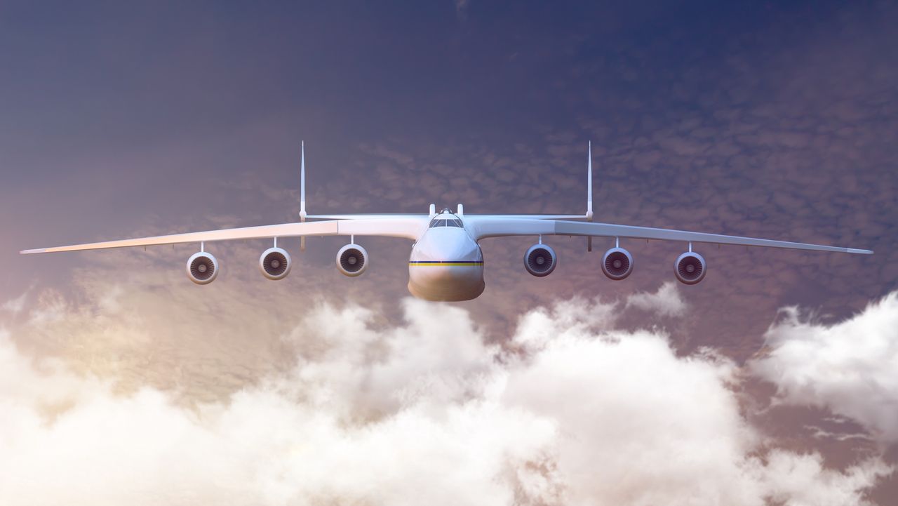 Rosjanie zniszczyli legendarny samolot. Ukraińcy chcą go "wskrzesić"