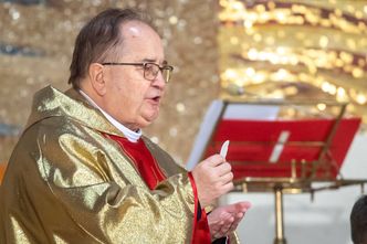 Pieniądze do ojca Rydzyka płyną szerokim strumieniem. Ponad 300 mln zł w pięć lat