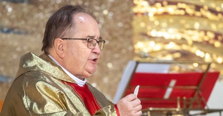 Pieniądze do ojca Rydzyka płyną szerokim strumieniem. Ponad 300 mln zł w pięć lat