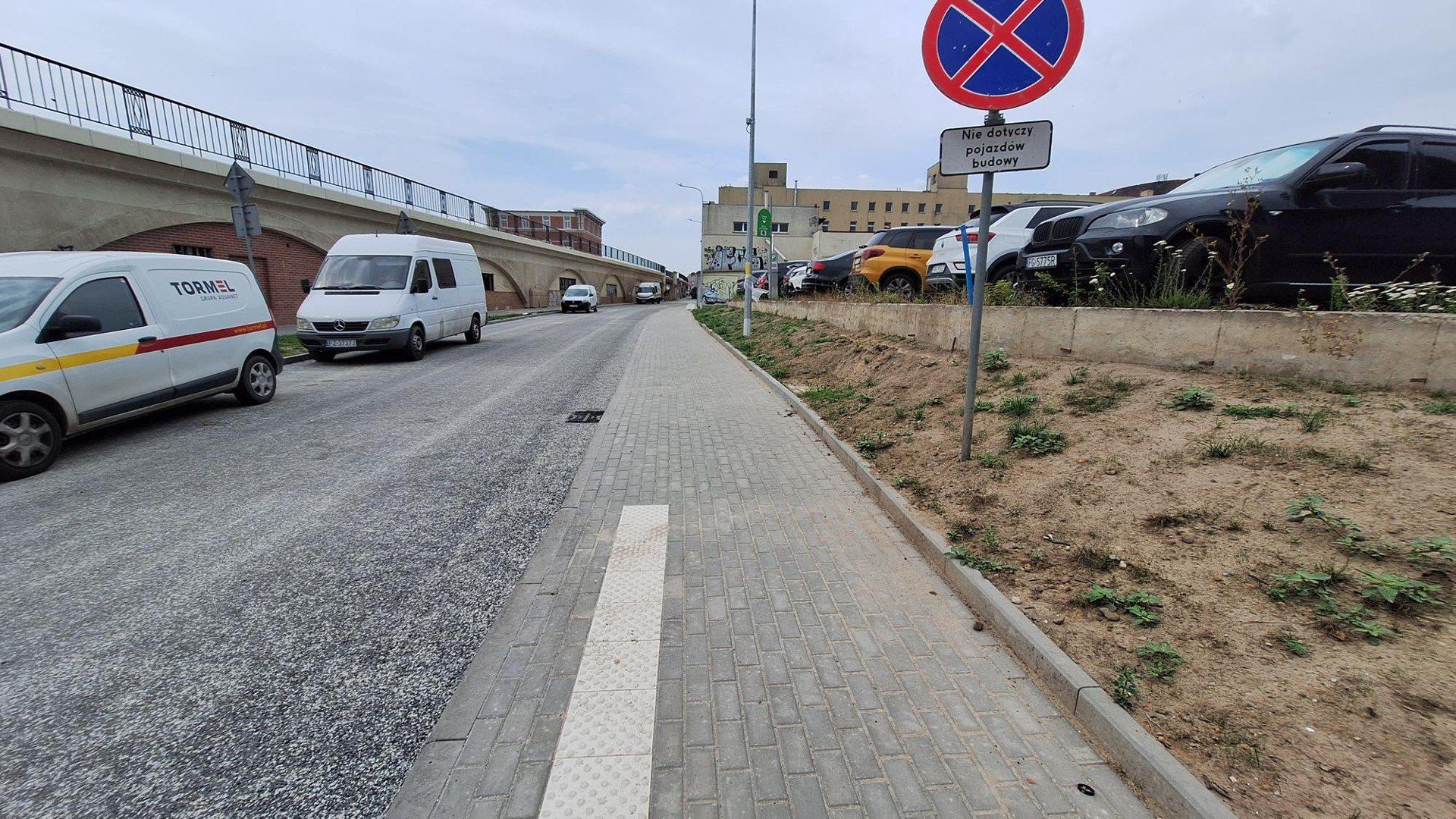 Miejsca, w których będą nasadzenia, łatwo rozpoznać. To tereny, gdzie już rośnie trawa.