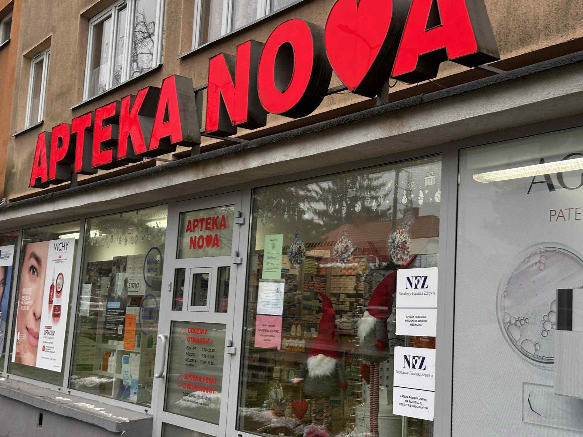 Apteka NOVA przy ulicy Mickiewicza 11 w Sandomierzu także w 2026 roku będzie pełniła dodatkowe dyżury do godziny 23.