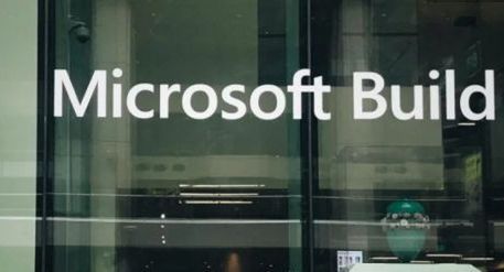 Microsoft przedstawia aplikację Your Phone oraz rozwiązania dla biznesu oparte na AR i chmurze