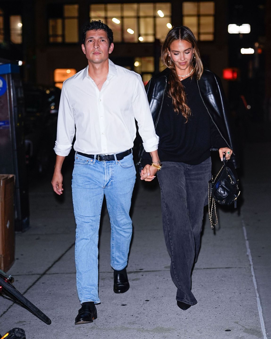 Jessica Alba i Danny Ramirez